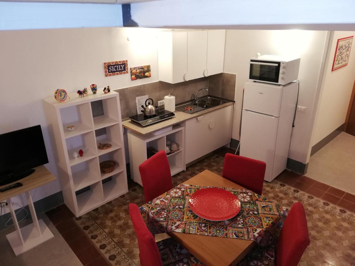Il Posto Giusto Station Rooms Palermo Luaran gambar