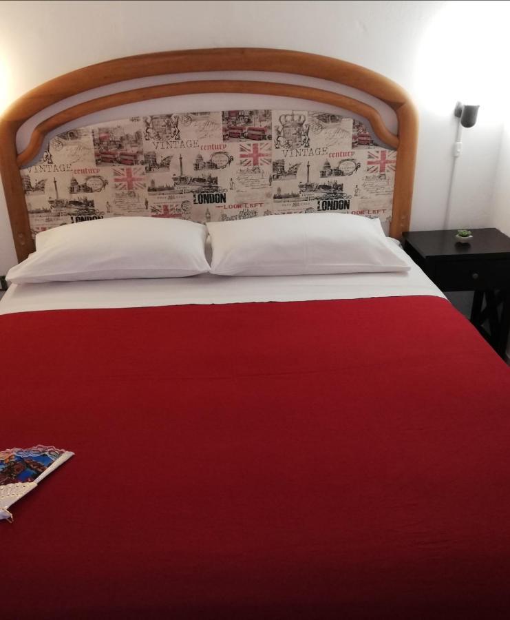 Il Posto Giusto Station Rooms Palermo Luaran gambar
